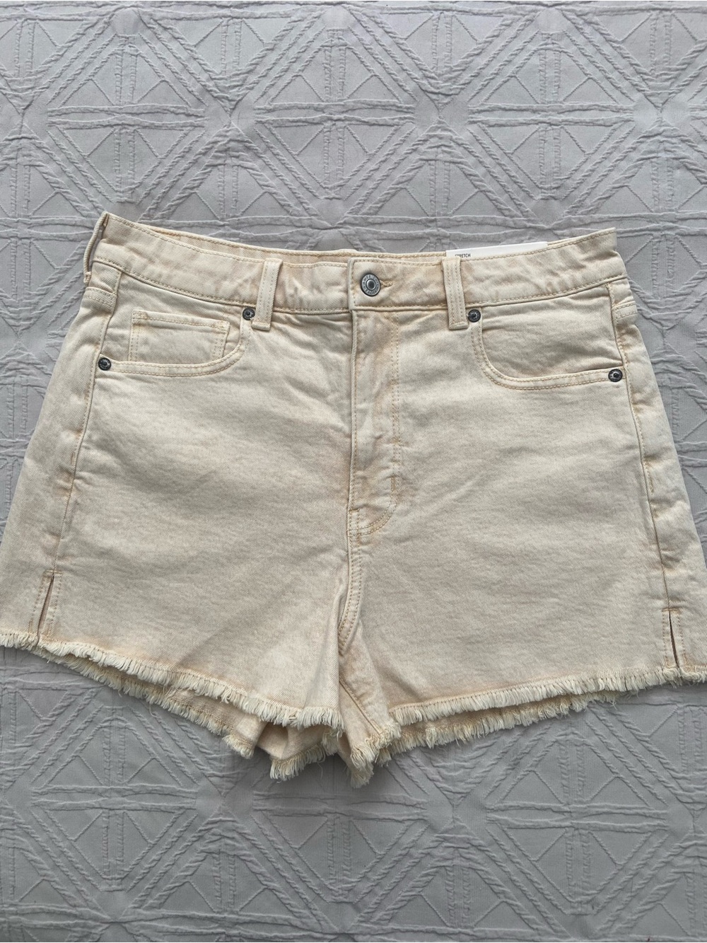 American Eagle Super High-Rise Cream Denim Mom Shorts